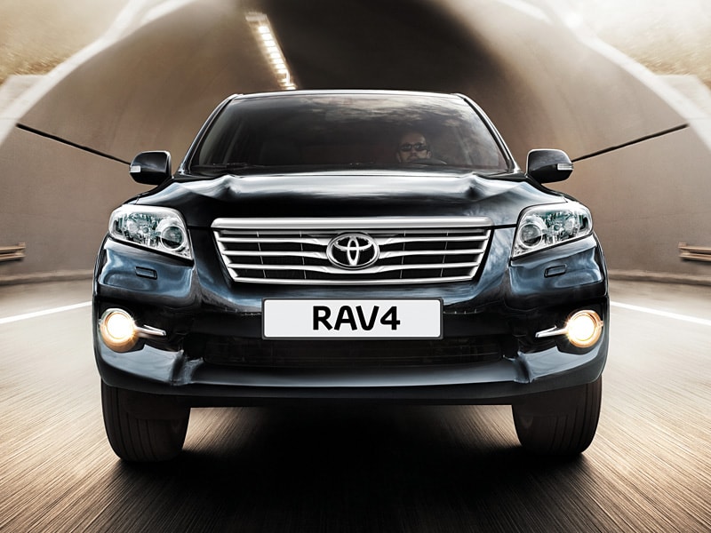 Установка зеркала с камерой заднего вида на Toyota Rav4